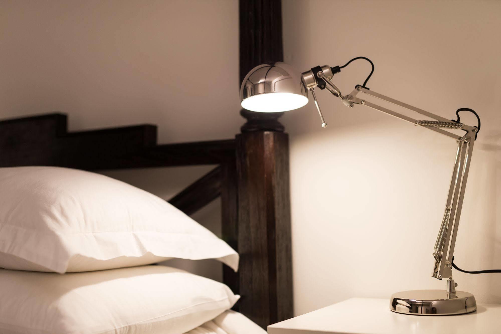 Bed and Breakfast The Holford Arms Тетбері Екстер'єр фото